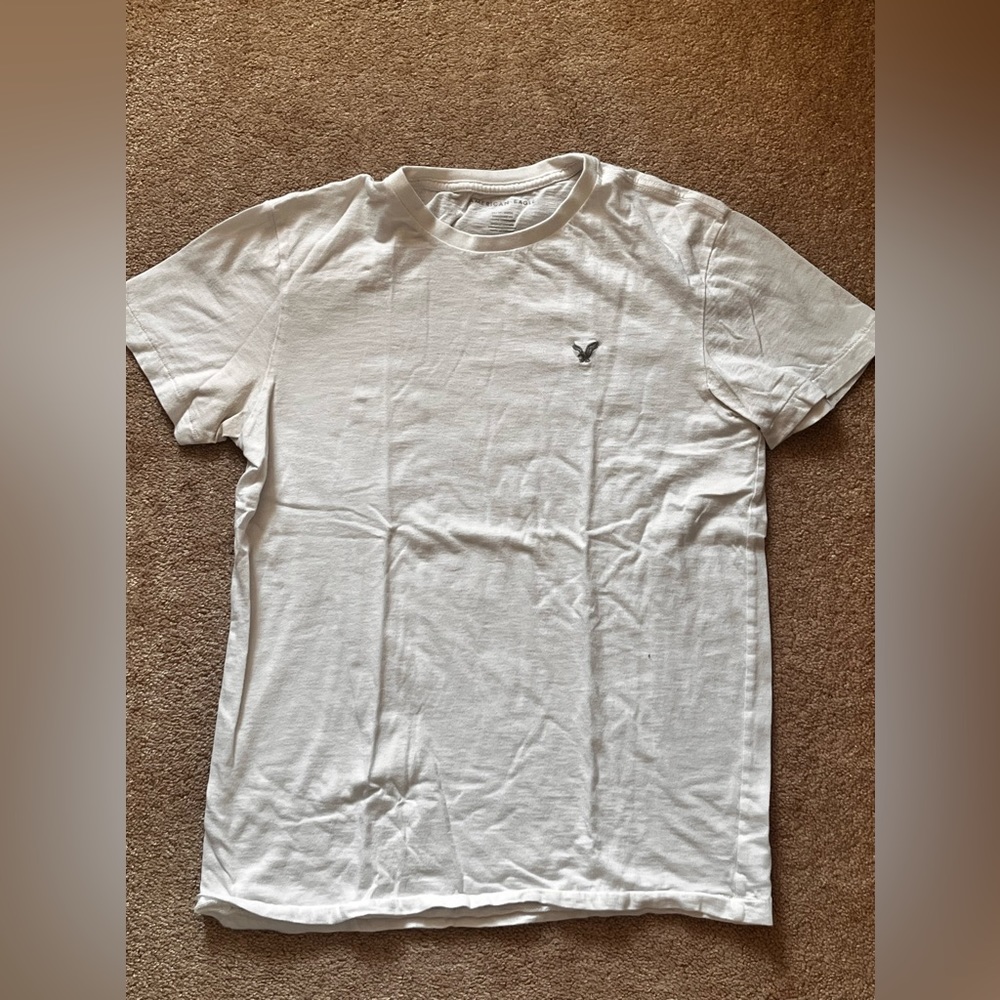 White AE soft Tee, men’s XS, great condition and feel